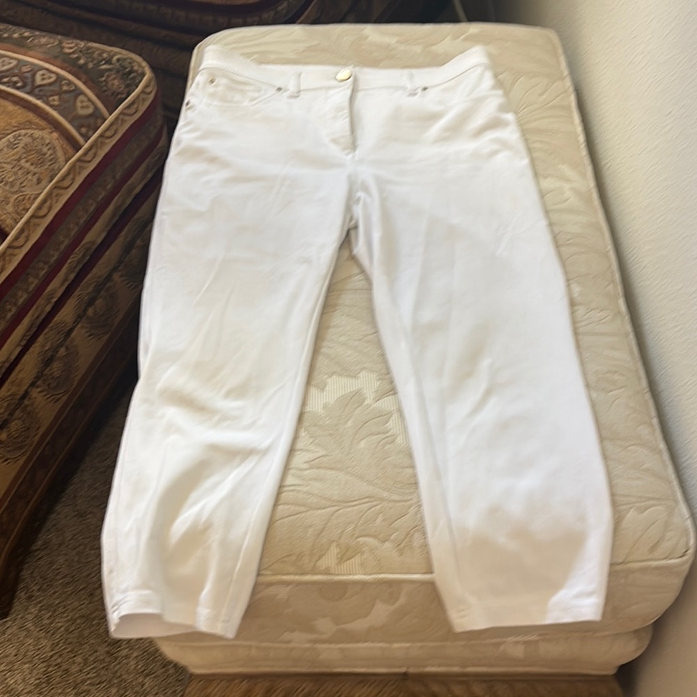 Chico's So Slimming White Crop Pants